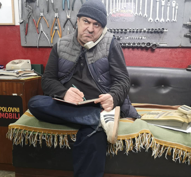 hranislav prica na telefonu